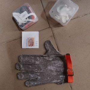Chain Gloves