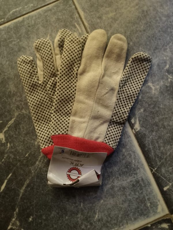 Dotted Gloves
